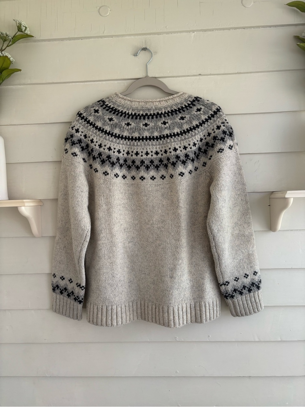 L.L. Bean Fair Isle Heather Gray and Cream Nordic Yoke Wool Crewneck Sweater M - Picture 10 of 16